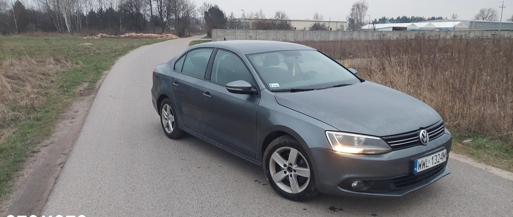 Volkswagen Jetta cena 21000 przebieg: 274000, rok produkcji 2013 z Warszawa małe 37